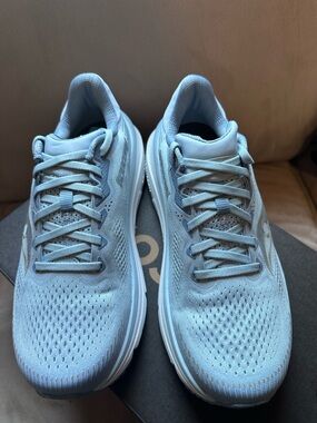 Women’s Saucony Guide 19 Size 9.5 Celestial Light Pastel Blue-NIB